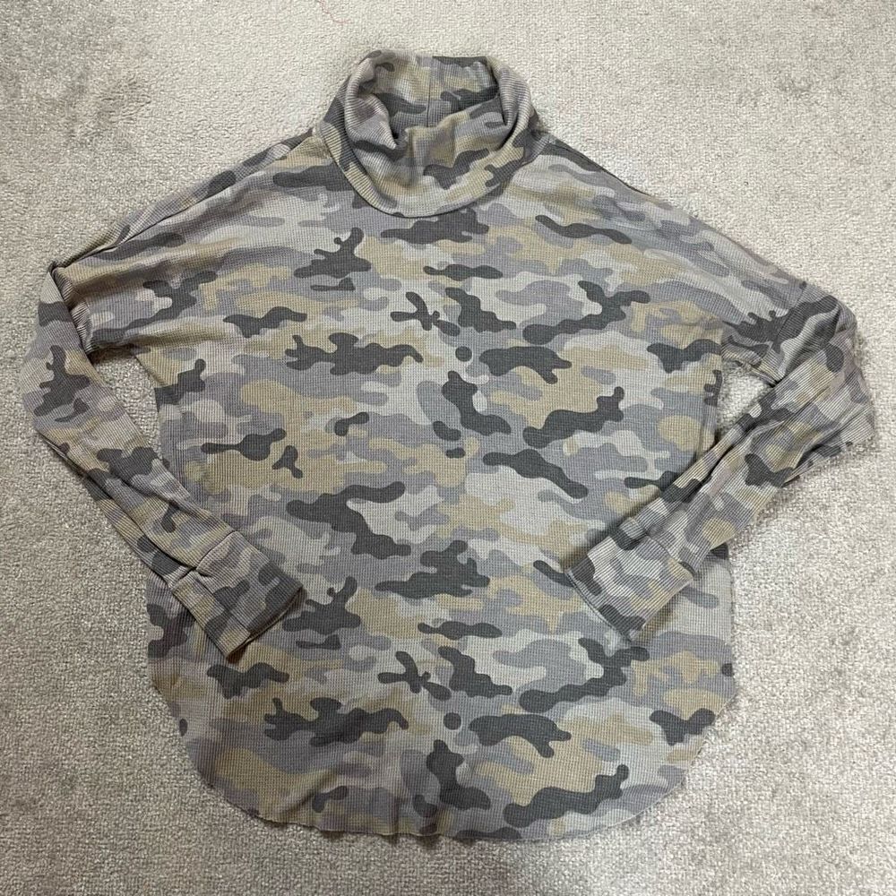 NWOT Michael Stars Women’s Medium Camouflage Camo Pullover Mock Neck Sweater